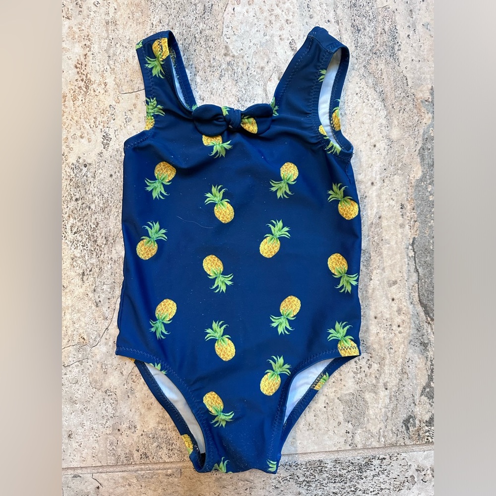 Toddler girls old navy one piece swimsuit with pineapples
